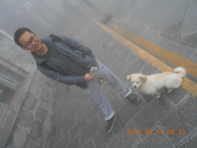 一山飞峙大江边-登庐山