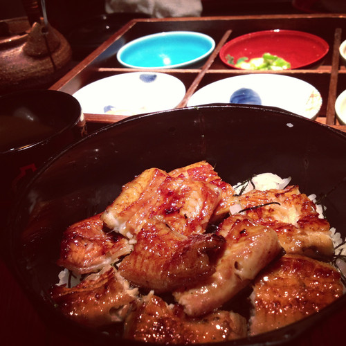 游走在东京铁塔的幸福与箱根温泉的静谧之间